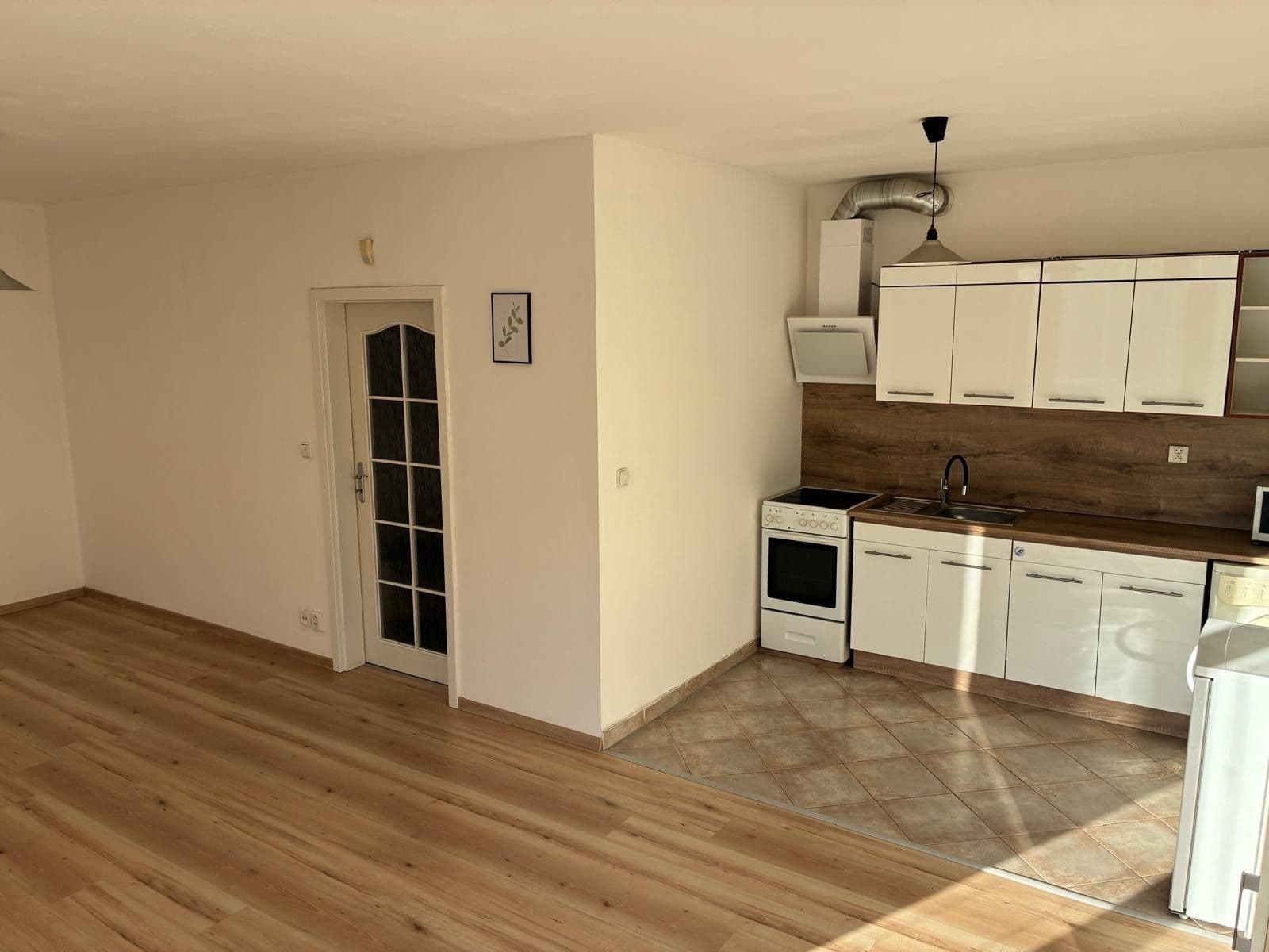 Studio flat to rent, 37 m², Mattioliho, Prague, Prague Studio flat to rent, 37 m², Mattioliho, Prague, Prague