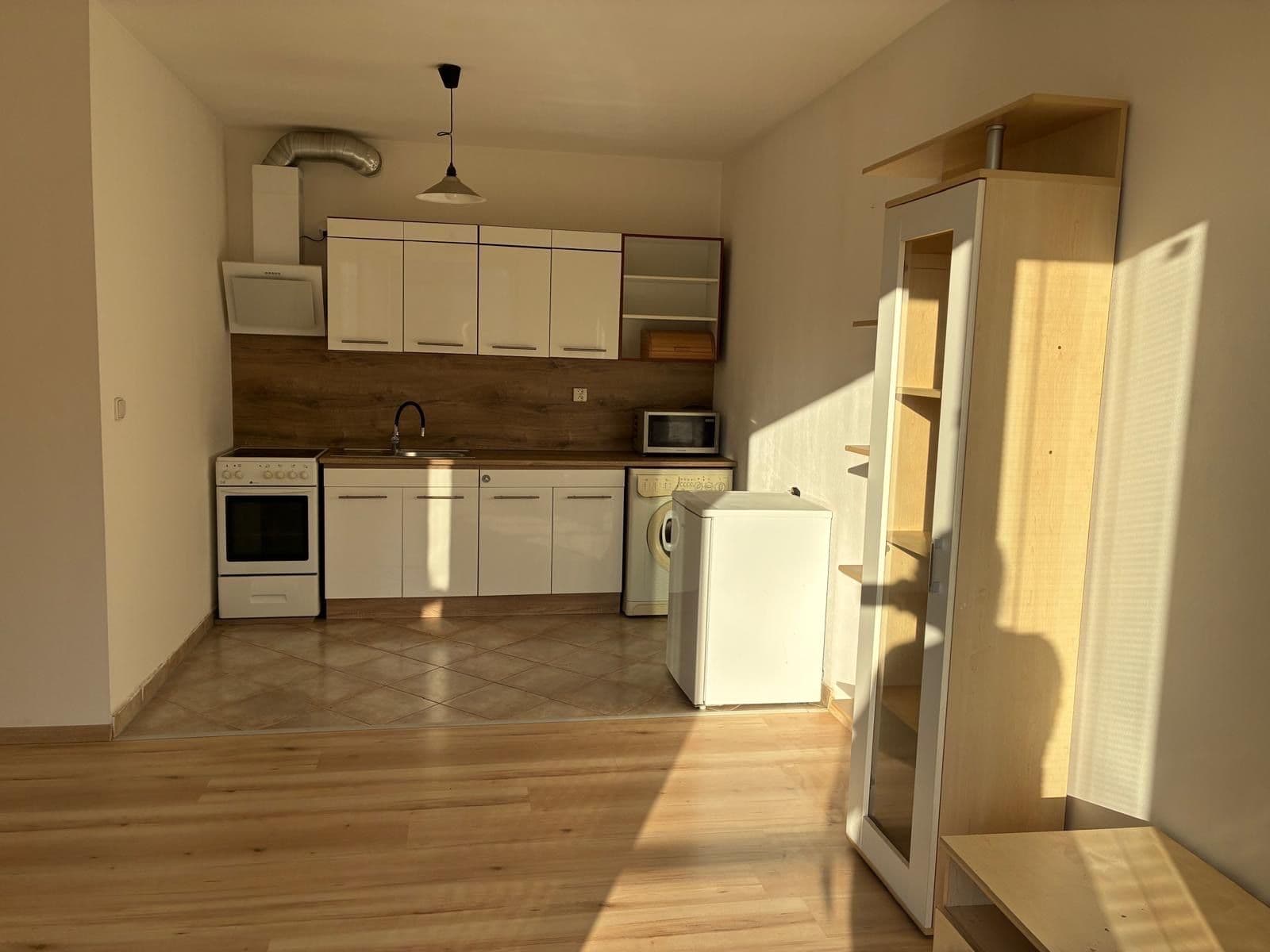 Studio flat to rent, 37 m², Mattioliho, Prague, Prague Studio flat to rent, 37 m², Mattioliho, Prague, Prague