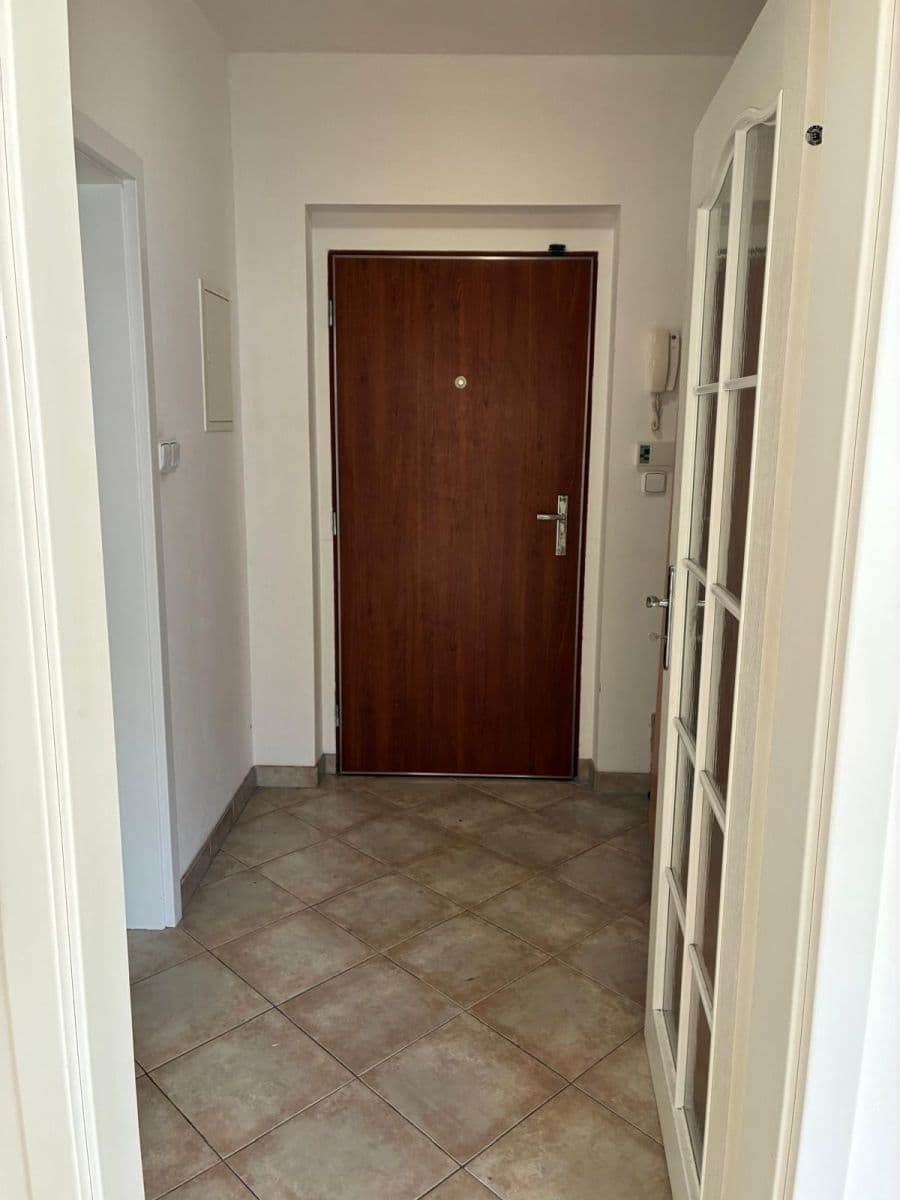 Studio flat to rent, 37 m², Mattioliho, Prague, Prague Studio flat to rent, 37 m², Mattioliho, Prague, Prague