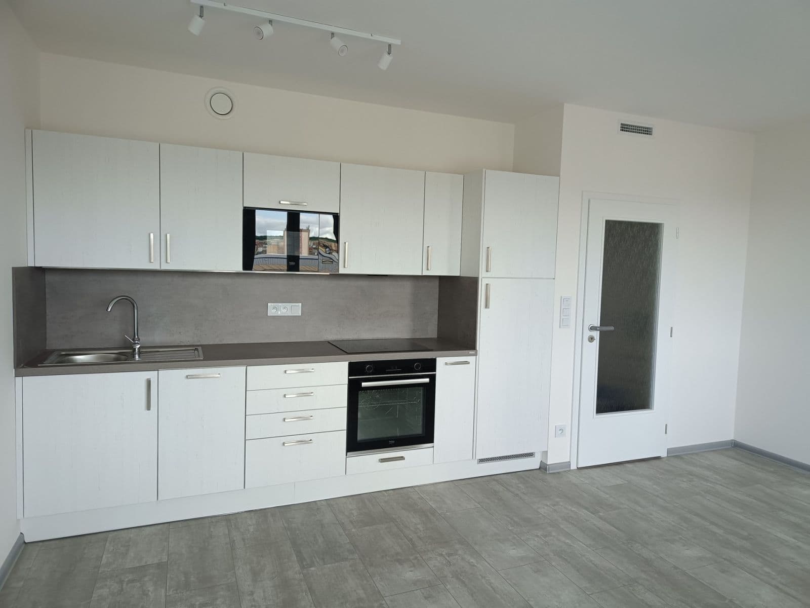 Studio flat to rent, 30 m², Arnošta Staňka, Prague, Prague Studio flat to rent, 30 m², Arnošta Staňka, Prague, Prague