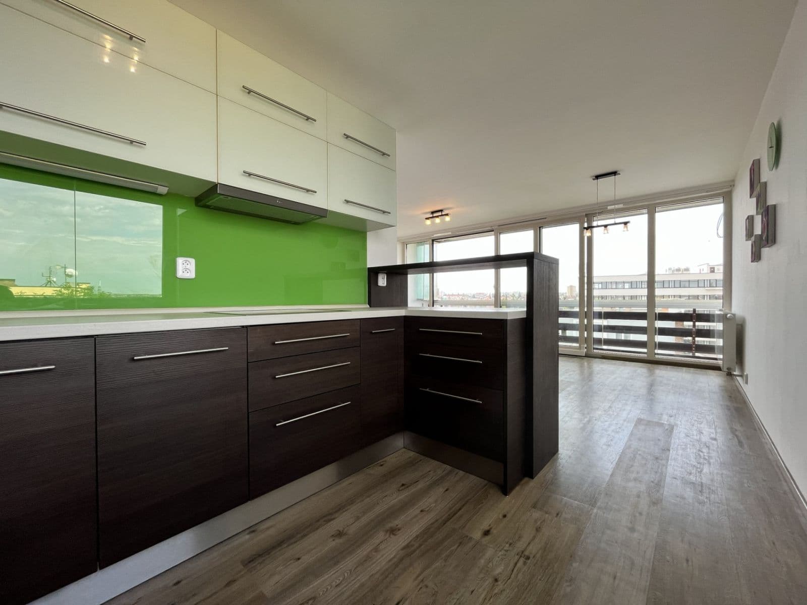 2 bedroom with open-plan kitchen flat to rent, 79 m², Doubravčická, Prague, Prague 2 bedroom with open-plan kitchen flat to rent, 79 m², Doubravčická, Prague, Prague