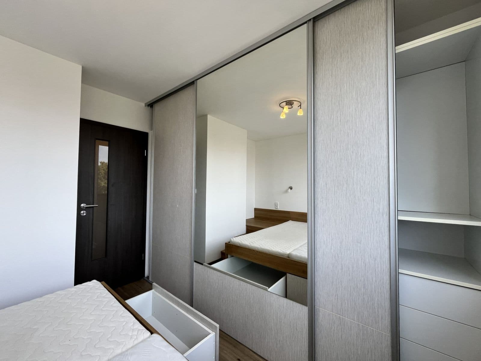 2 bedroom with open-plan kitchen flat to rent, 79 m², Doubravčická, Prague, Prague 2 bedroom with open-plan kitchen flat to rent, 79 m², Doubravčická, Prague, Prague