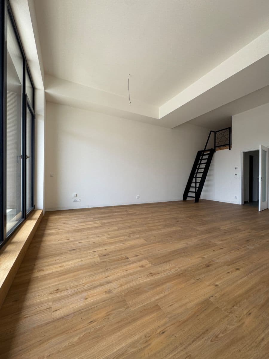 Studio flat to rent, 50 m², Malešická, Prague, Prague Studio flat to rent, 50 m², Malešická, Prague, Prague