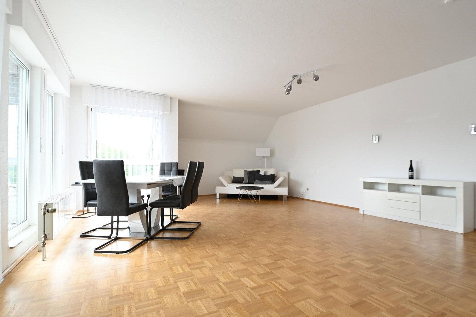 3 bedroom flat to rent, 110 m², Frankfurter Str.214, Köln, North Rhine-Westphalia 3 bedroom flat to rent, 110 m², Frankfurter Str.214, Köln, North Rhine-Westphalia