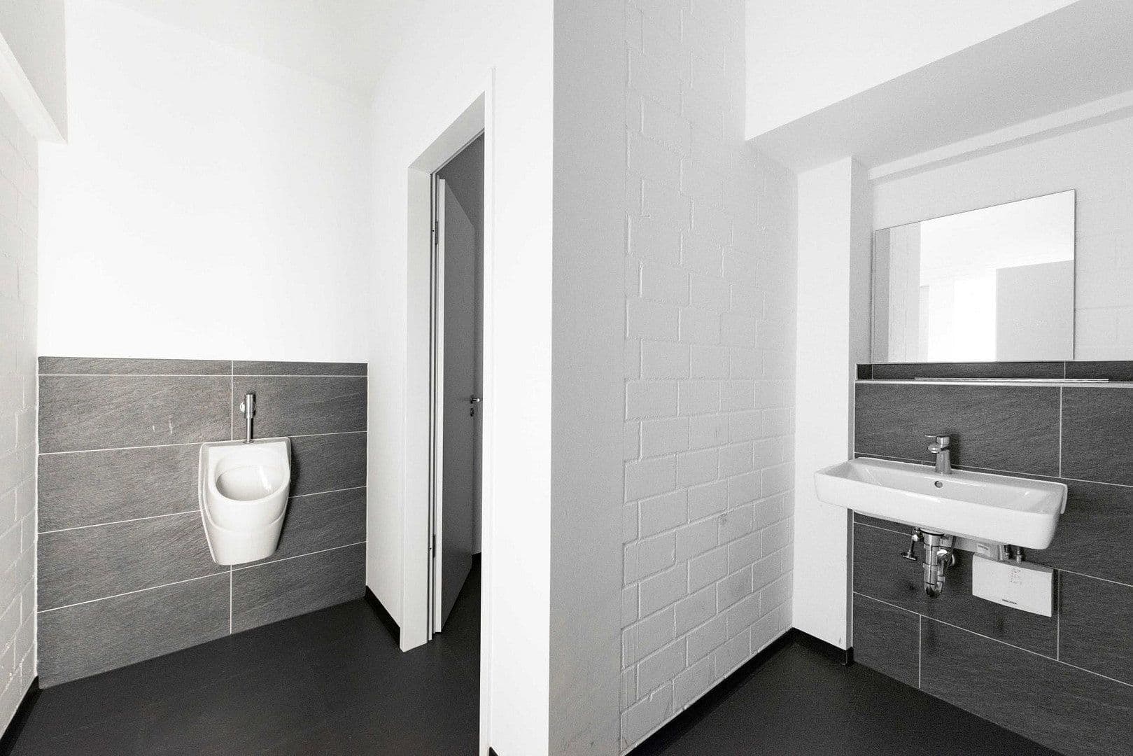 non-residential property to rent, 520 m², Moselstr. 14, Neuss, North Rhine-Westphalia non-residential property to rent, 520 m², Moselstr. 14, Neuss, North Rhine-Westphalia