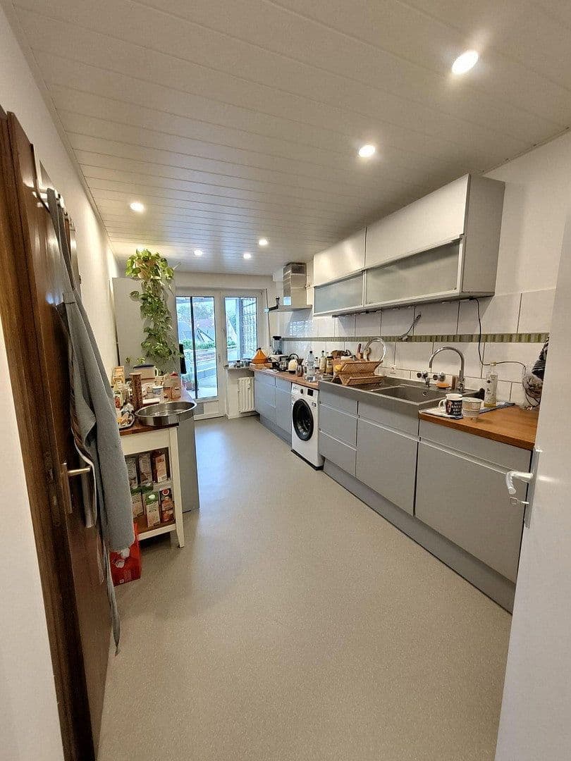 3 bedroom with open-plan kitchen flat to rent, 114 m², Lehrerstraße 35, Duisburg, North Rhine-Westphalia 3 bedroom with open-plan kitchen flat to rent, 114 m², Lehrerstraße 35, Duisburg, North Rhine-Westphalia