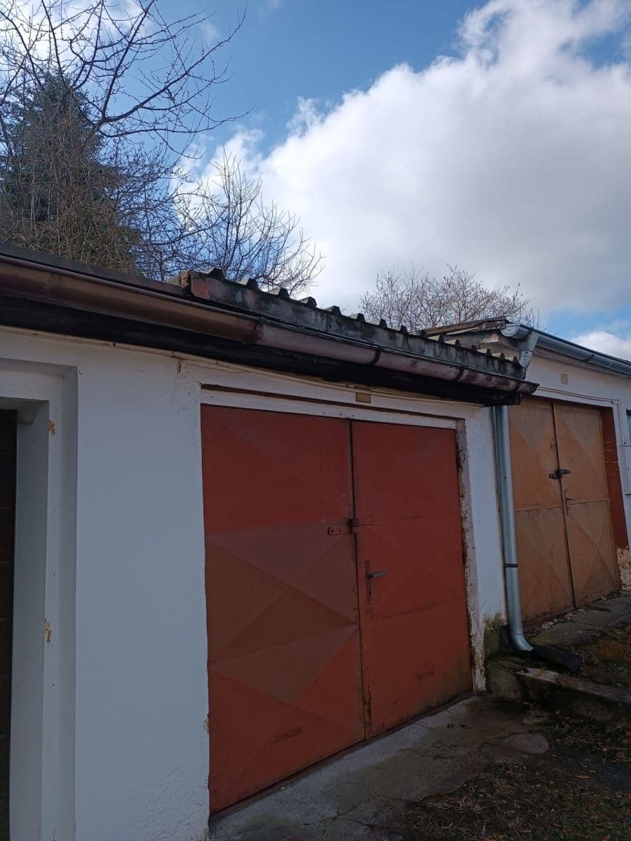 garage for sale, 19 m², Sládkova, Karlovy Vary, Karlovarský Region garage for sale, 19 m², Sládkova, Karlovy Vary, Karlovarský Region