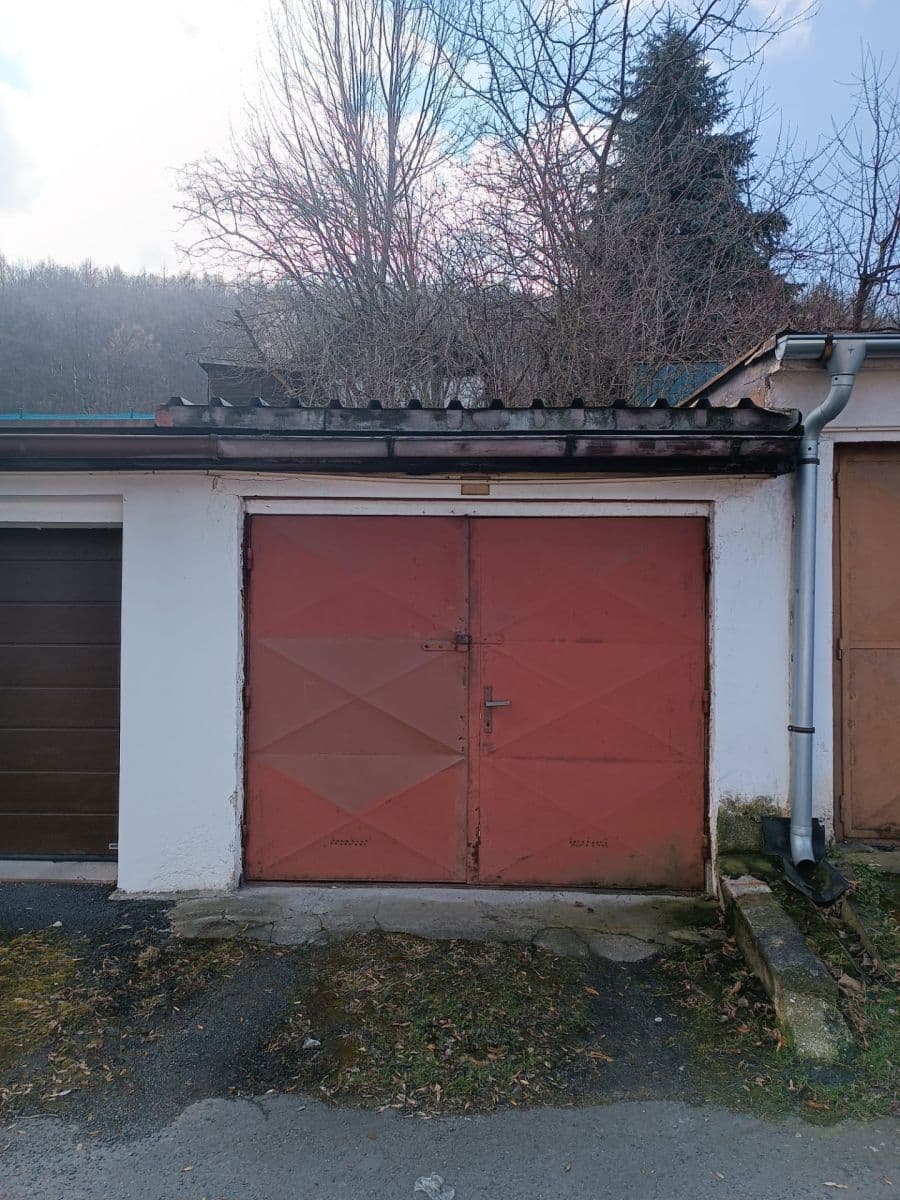 garage for sale, 19 m², Sládkova, Karlovy Vary, Karlovarský Region garage for sale, 19 m², Sládkova, Karlovy Vary, Karlovarský Region