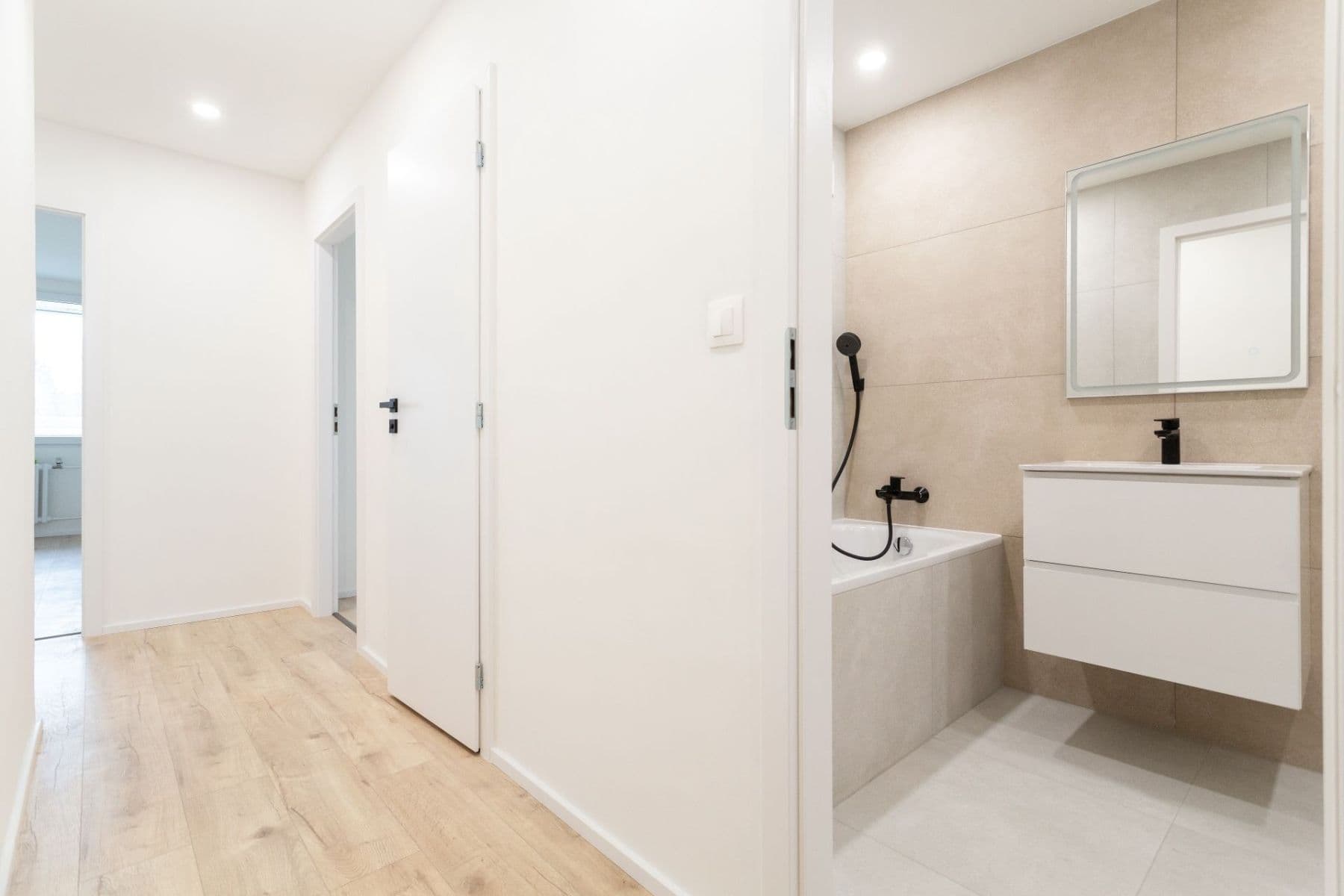 3 bedroom with open-plan kitchen flat for sale, 64 m², U Dvou srpů, Prague, Prague 3 bedroom with open-plan kitchen flat for sale, 64 m², U Dvou srpů, Prague, Prague