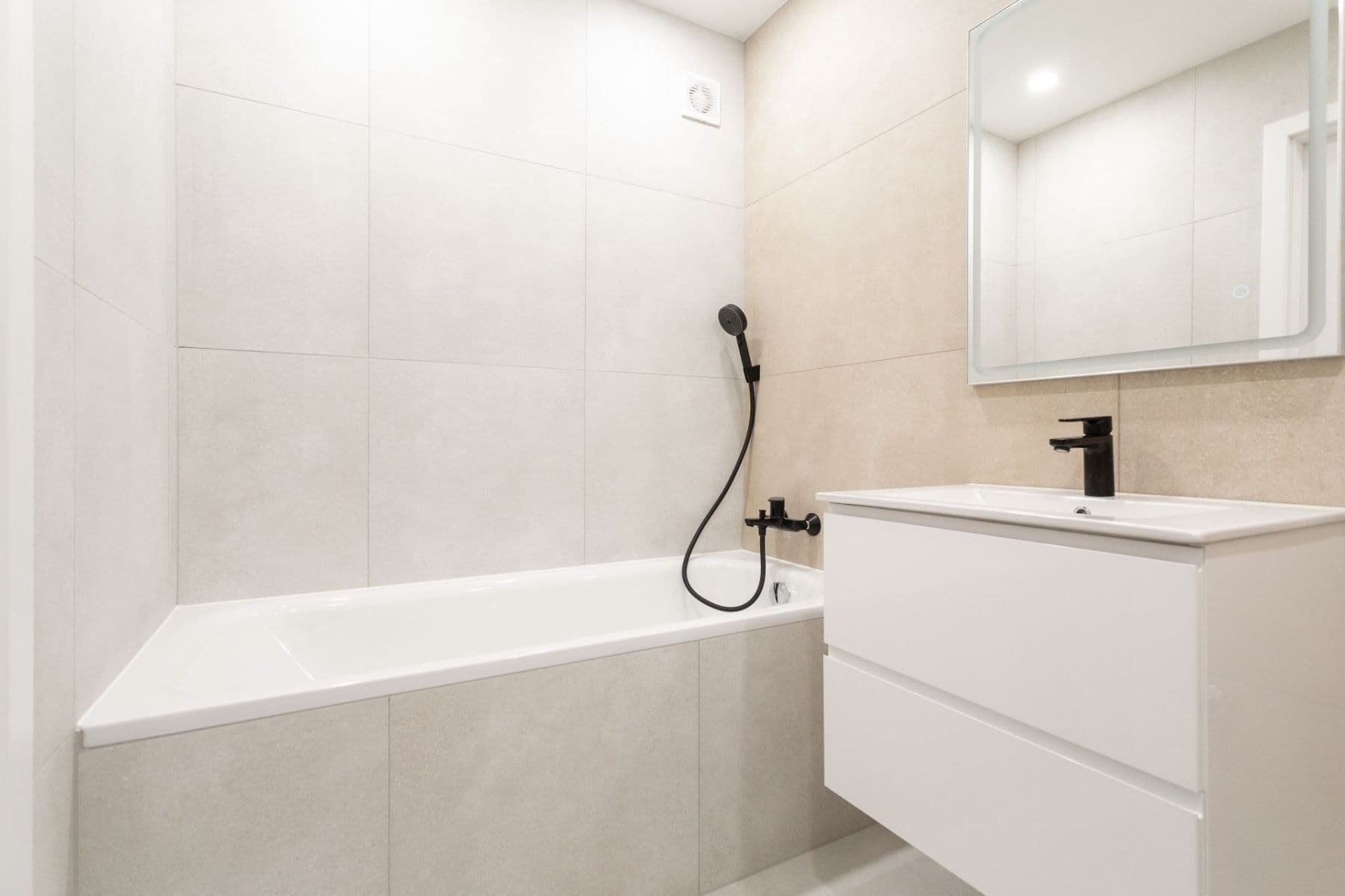3 bedroom with open-plan kitchen flat for sale, 64 m², U Dvou srpů, Prague, Prague 3 bedroom with open-plan kitchen flat for sale, 64 m², U Dvou srpů, Prague, Prague