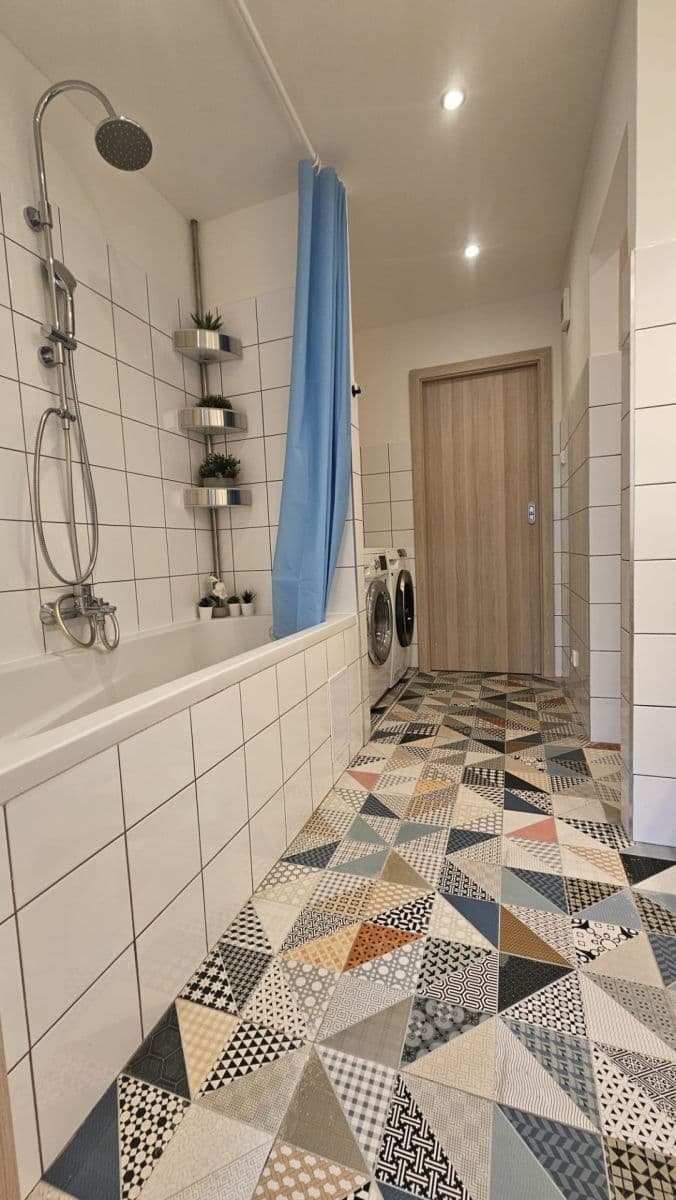 2 bedroom with open-plan kitchen flat to rent, 53 m², Varnsdorfská, Prague, Prague 2 bedroom with open-plan kitchen flat to rent, 53 m², Varnsdorfská, Prague, Prague