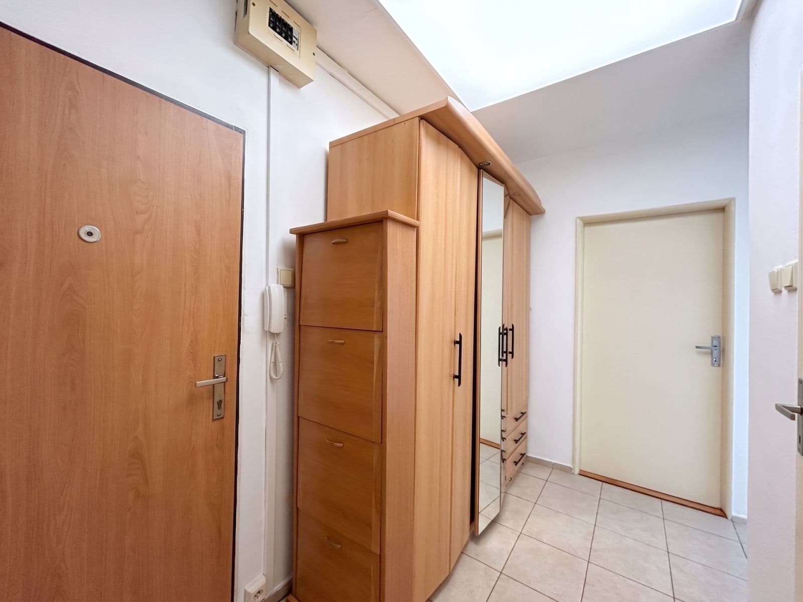 1 bedroom with open-plan kitchen flat to rent, 40 m², U Sluncové, Prague, Prague 1 bedroom with open-plan kitchen flat to rent, 40 m², U Sluncové, Prague, Prague