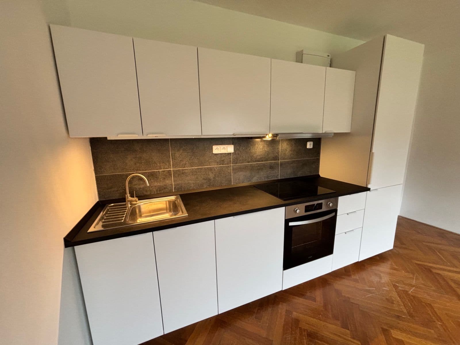 3 bedroom with open-plan kitchen flat to rent, 90 m², Klášterského, Liberec, Liberecký Region 3 bedroom with open-plan kitchen flat to rent, 90 m², Klášterského, Liberec, Liberecký Region