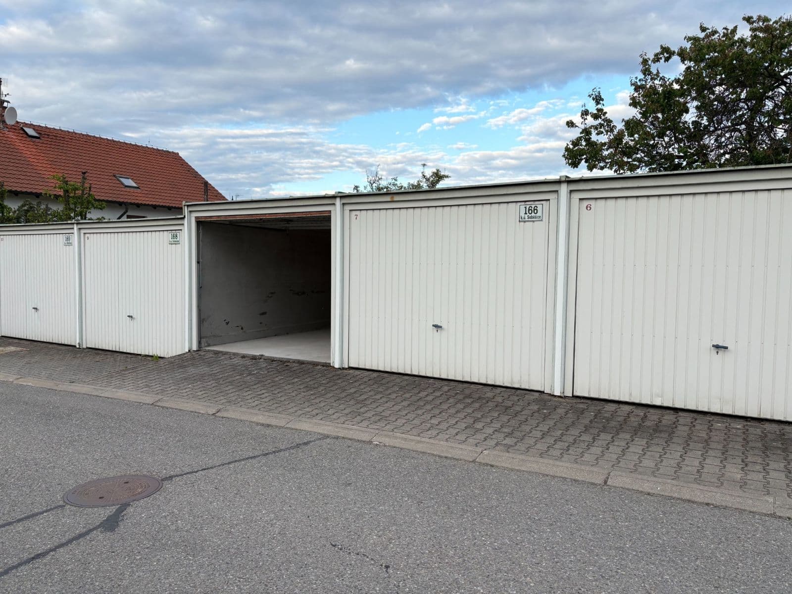 garage to rent, 16 m², Brno, Jihomoravský Region garage to rent, 16 m², Brno, Jihomoravský Region