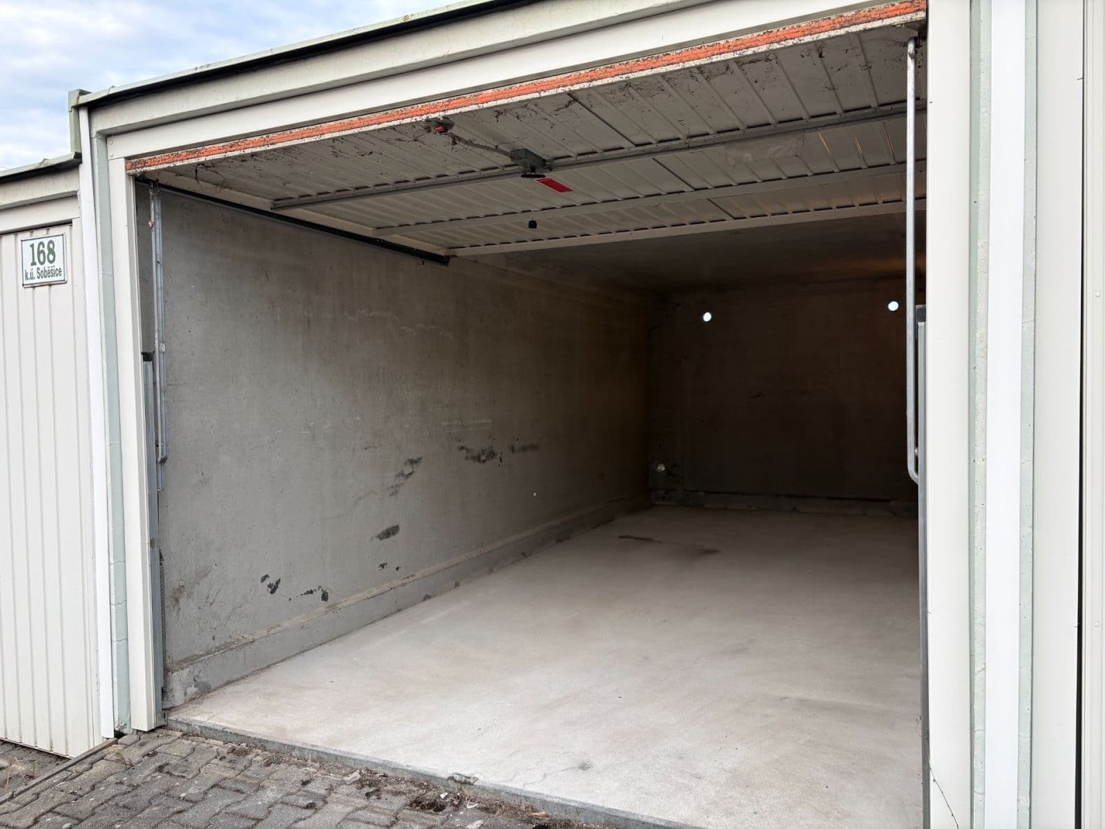 garage to rent, 16 m², Brno, Jihomoravský Region garage to rent, 16 m², Brno, Jihomoravský Region