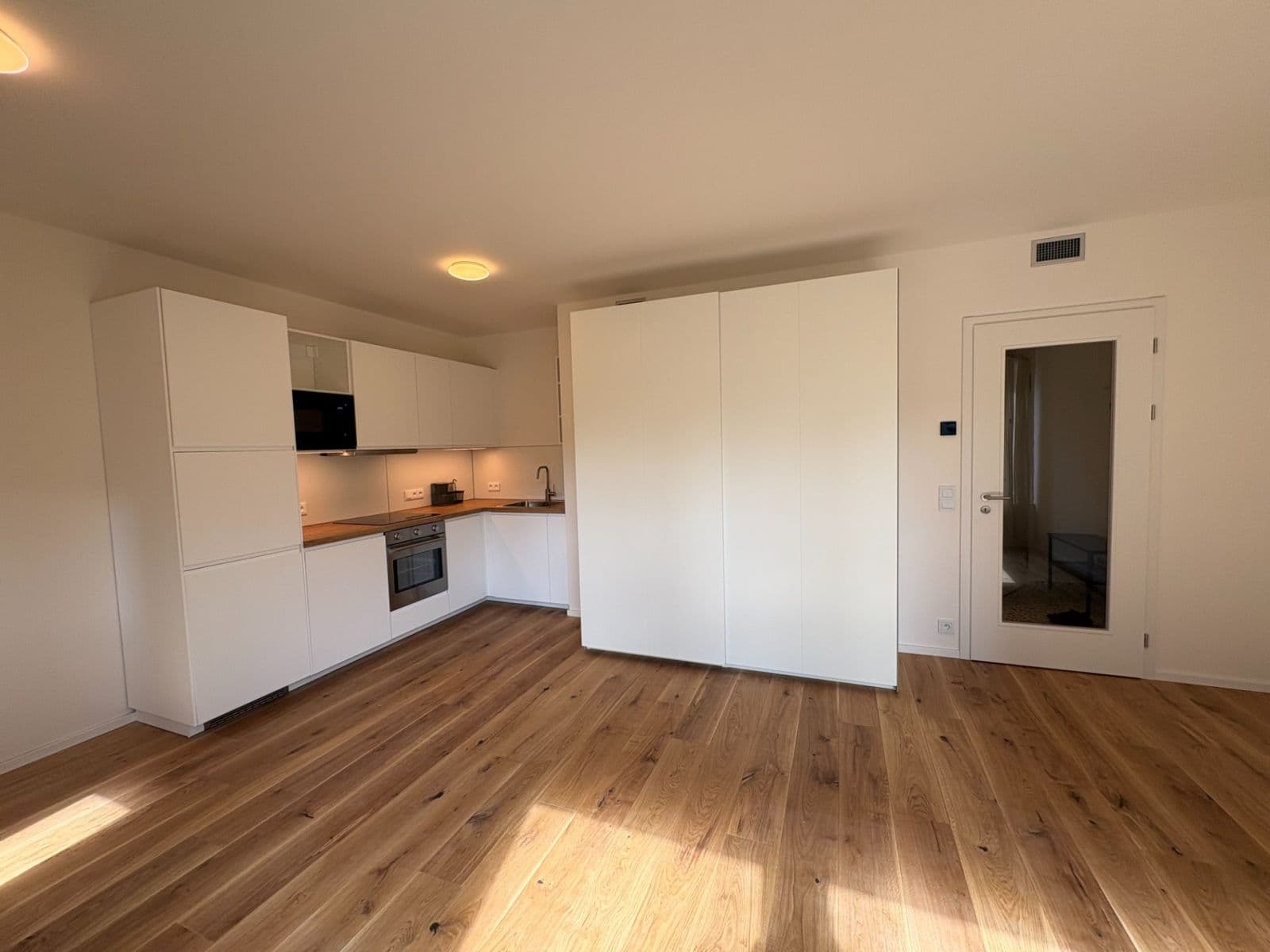 Studio flat to rent, 38 m², U Komína, Prague, Prague Studio flat to rent, 38 m², U Komína, Prague, Prague