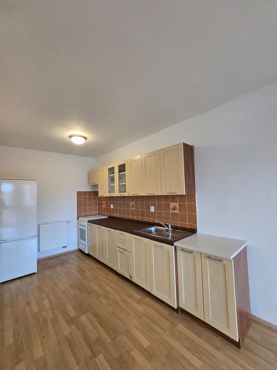 Studio flat to rent, 40 m², Komenského, Rajhrad, Jihomoravský Region Studio flat to rent, 40 m², Komenského, Rajhrad, Jihomoravský Region