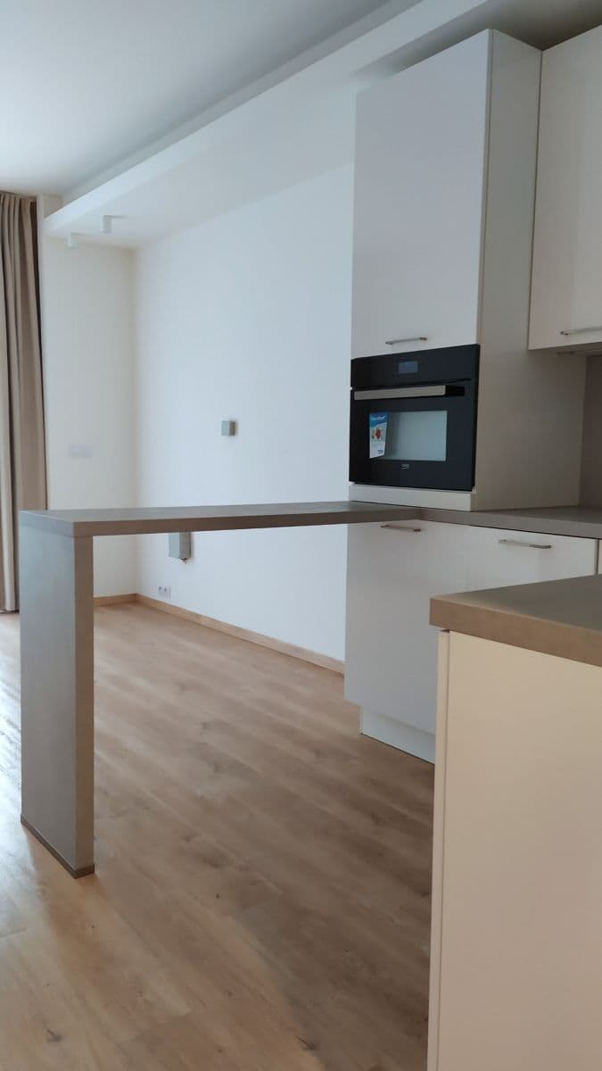 Studio flat to rent, 31 m², Mukařovského, Prague, Prague Studio flat to rent, 31 m², Mukařovského, Prague, Prague