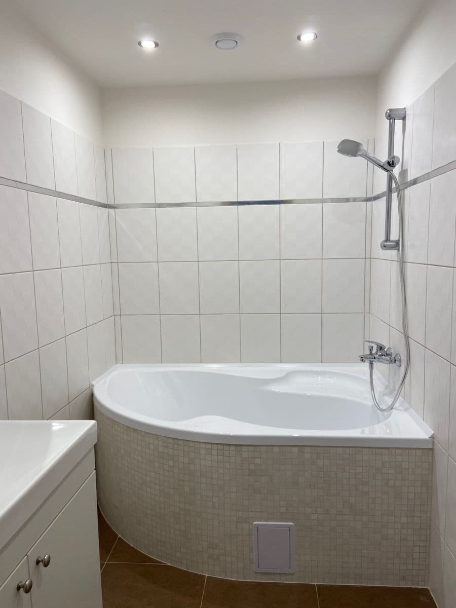 4 bedroom flat to rent, 92 m², K Vodárně, Dobříš, Středočeský Region 4 bedroom flat to rent, 92 m², K Vodárně, Dobříš, Středočeský Region