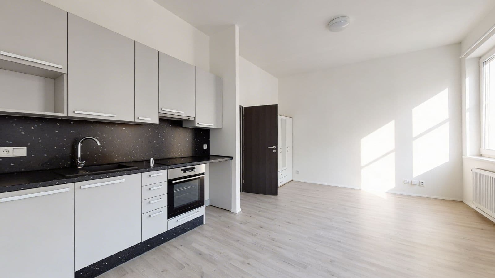 Studio flat to rent, 35 m², V Zahradách, Prague, Prague Studio flat to rent, 35 m², V Zahradách, Prague, Prague