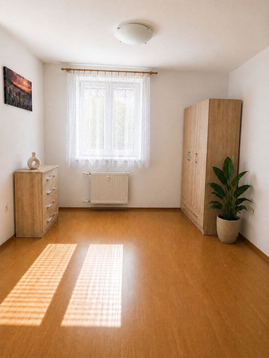 2 bedroom flat to rent, 58 m², náměstí 17. listopadu, Příbram, Středočeský Region 2 bedroom flat to rent, 58 m², náměstí 17. listopadu, Příbram, Středočeský Region