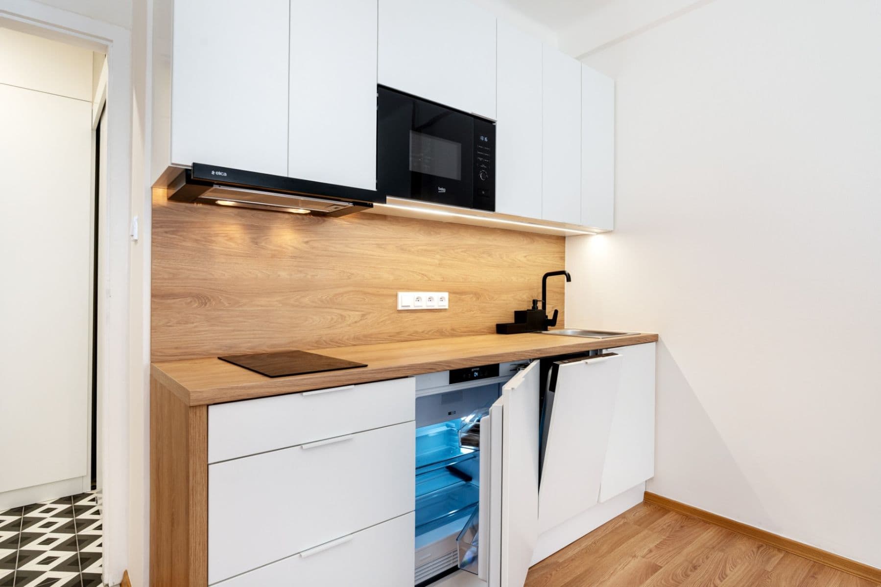 Studio flat to rent, 23 m², Strančická, Prague, Prague Studio flat to rent, 23 m², Strančická, Prague, Prague