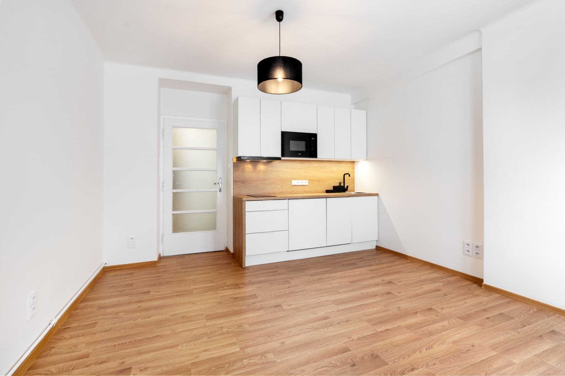 Studio flat to rent, 23 m², Strančická, Prague, Prague Studio flat to rent, 23 m², Strančická, Prague, Prague