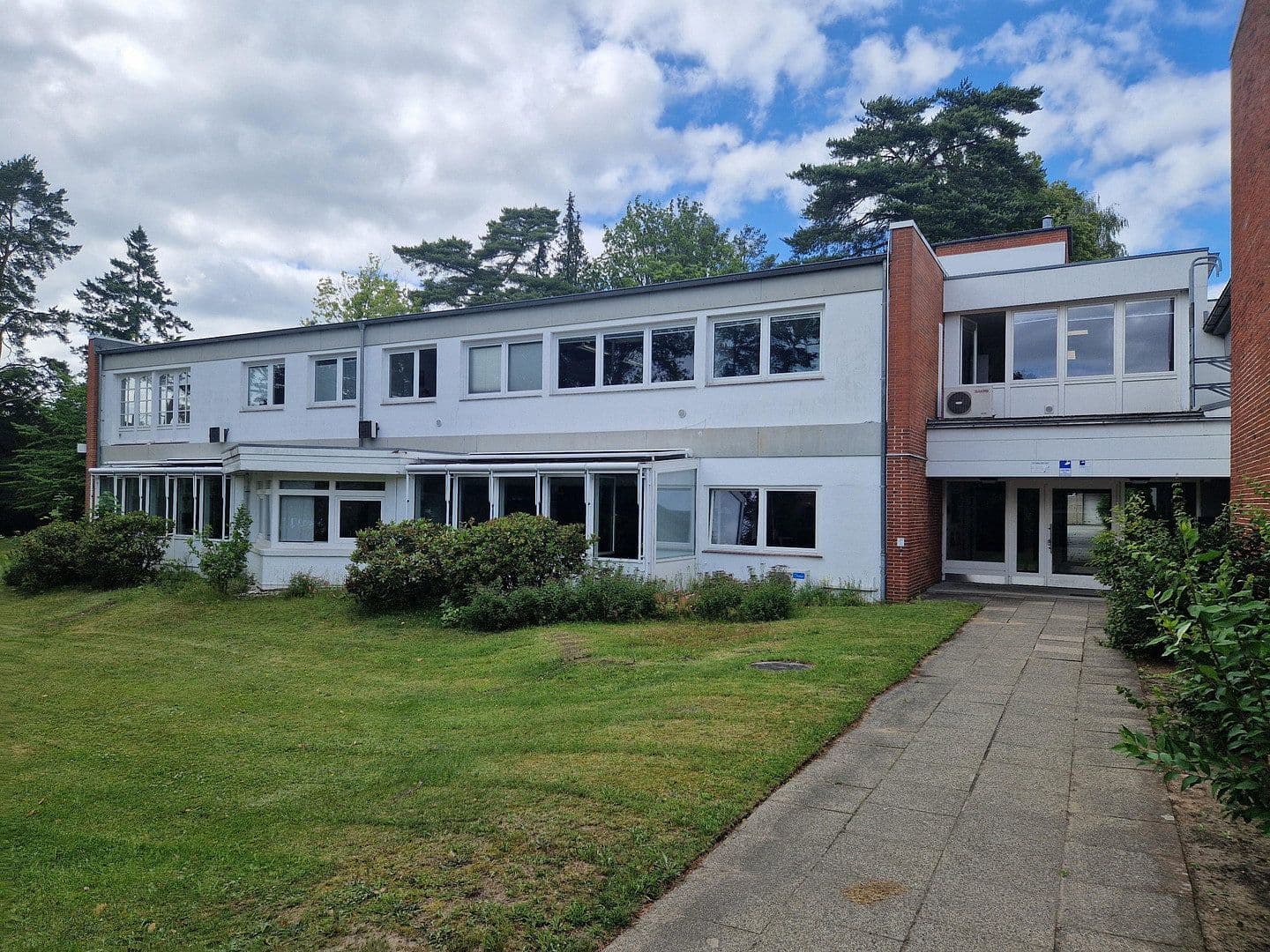 office to rent, 500 m², Bültenweg 19, Adendorf, Lower Saxony office to rent, 500 m², Bültenweg 19, Adendorf, Lower Saxony