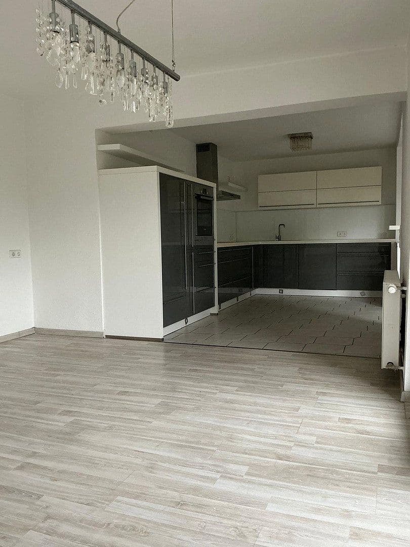 3 bedroom with open-plan kitchen flat for sale, 120 m², Forst, Baden-Württemberg 3 bedroom with open-plan kitchen flat for sale, 120 m², Forst, Baden-Württemberg