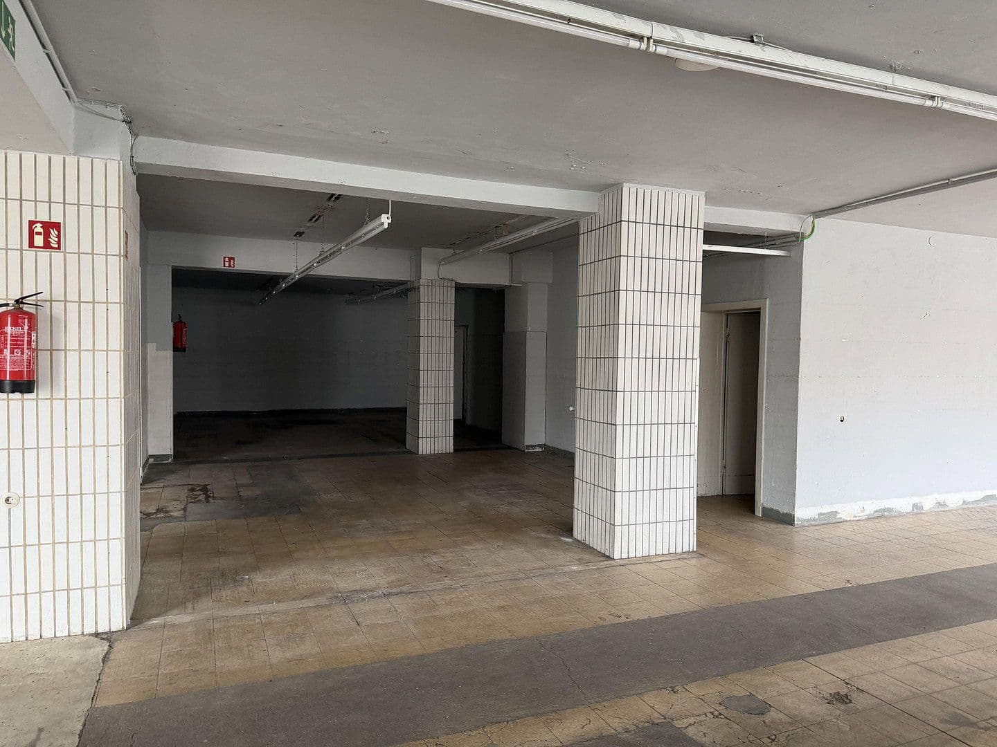 non-residential property to rent, 400 m², Gladbeck, North Rhine-Westphalia non-residential property to rent, 400 m², Gladbeck, North Rhine-Westphalia