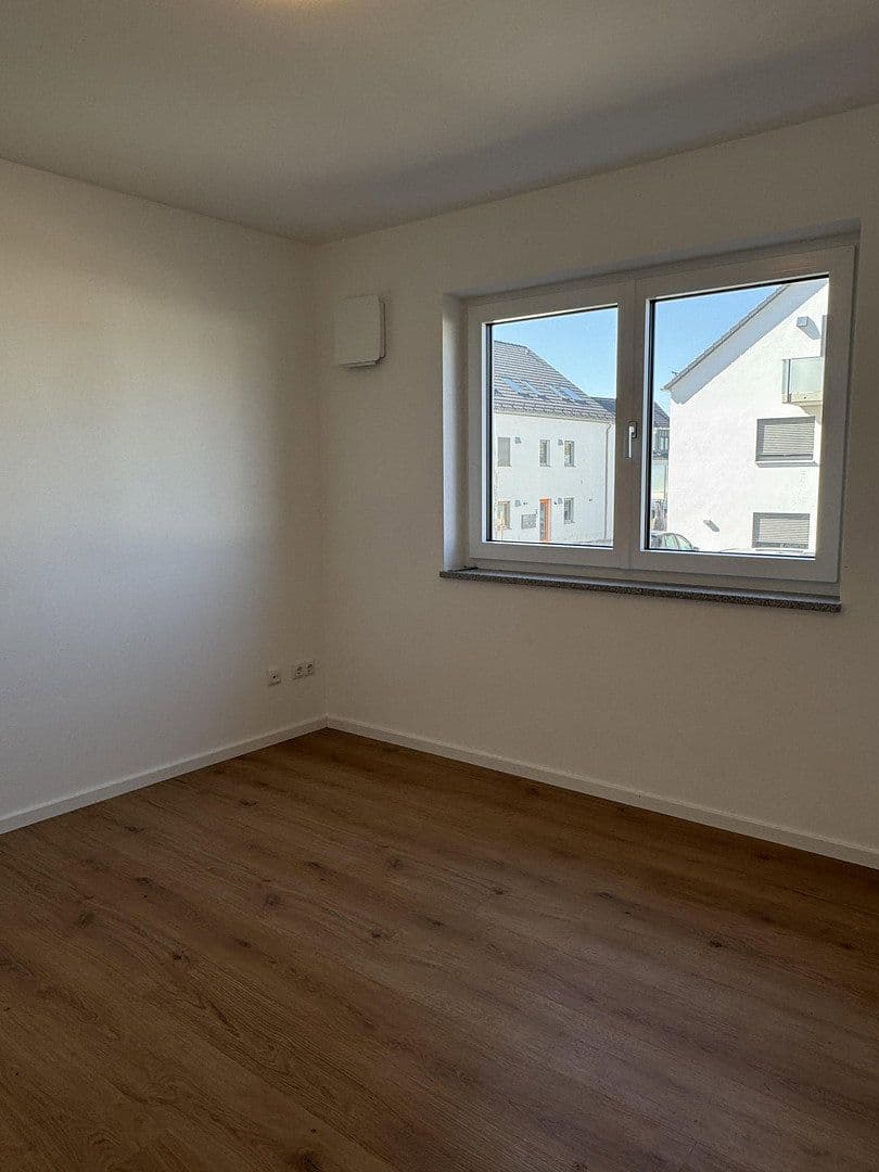 4 bedroom flat to rent, 115 m², Nelkenweg 12, Langenbach, Bavaria 4 bedroom flat to rent, 115 m², Nelkenweg 12, Langenbach, Bavaria