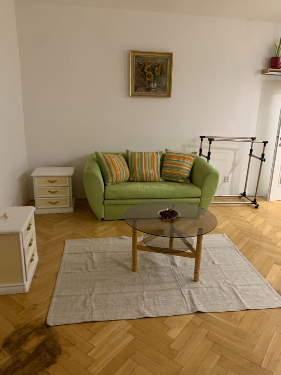 2 bedroom with open-plan kitchen flat to rent, 80 m², Jugoslávská, Brno, Jihomoravský Region 2 bedroom with open-plan kitchen flat to rent, 80 m², Jugoslávská, Brno, Jihomoravský Region