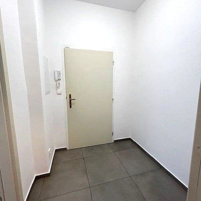 Studio flat to rent, 24 m², Mlynářská, Prague, Prague Studio flat to rent, 24 m², Mlynářská, Prague, Prague