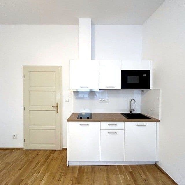 Studio flat to rent, 24 m², Mlynářská, Prague, Prague Studio flat to rent, 24 m², Mlynářská, Prague, Prague