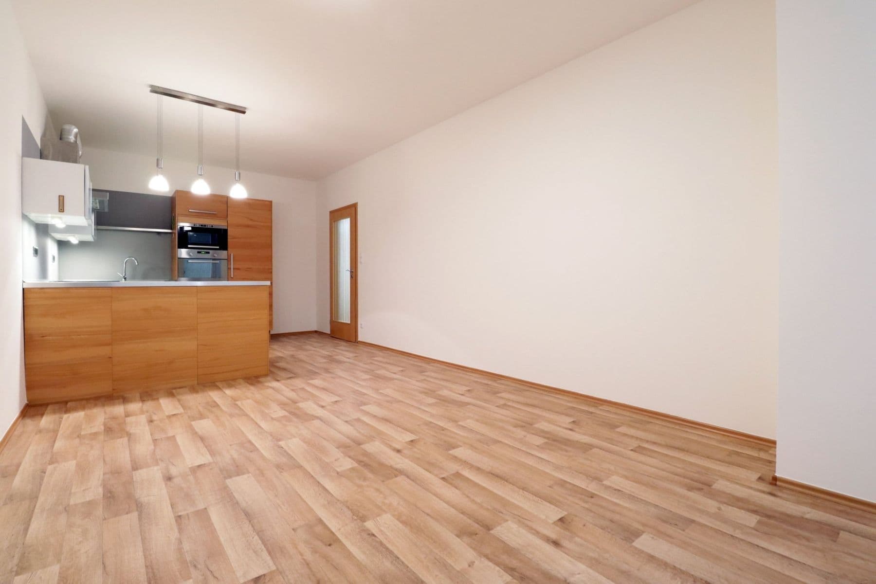 1 bedroom with open-plan kitchen flat to rent, 64 m², Pod Harfou, Prague, Prague 1 bedroom with open-plan kitchen flat to rent, 64 m², Pod Harfou, Prague, Prague