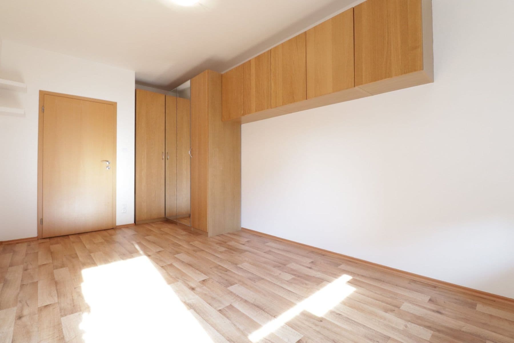 1 bedroom with open-plan kitchen flat to rent, 64 m², Pod Harfou, Prague, Prague 1 bedroom with open-plan kitchen flat to rent, 64 m², Pod Harfou, Prague, Prague