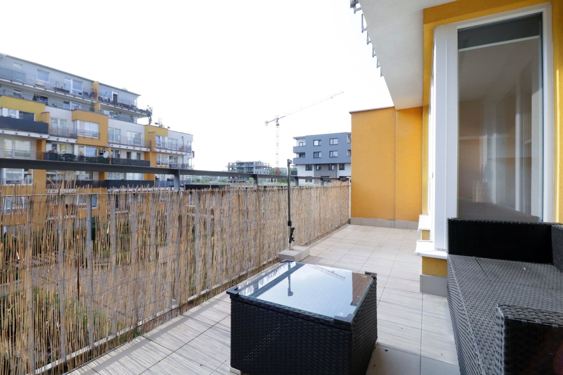 1 bedroom with open-plan kitchen flat to rent, 64 m², Pod Harfou, Prague, Prague 1 bedroom with open-plan kitchen flat to rent, 64 m², Pod Harfou, Prague, Prague