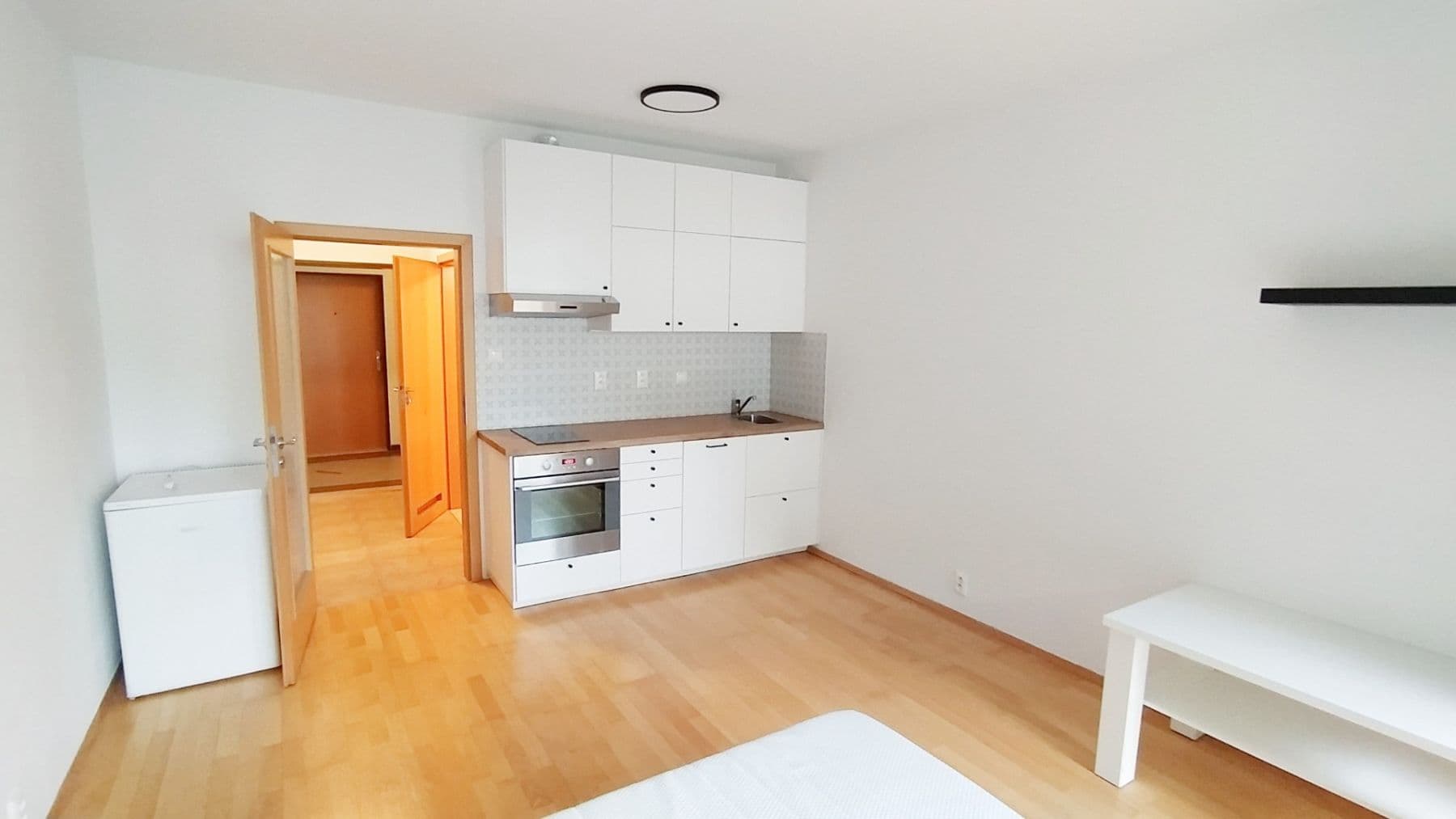 Studio flat to rent, 28 m², Pod Kavalírkou, Prague, Prague Studio flat to rent, 28 m², Pod Kavalírkou, Prague, Prague