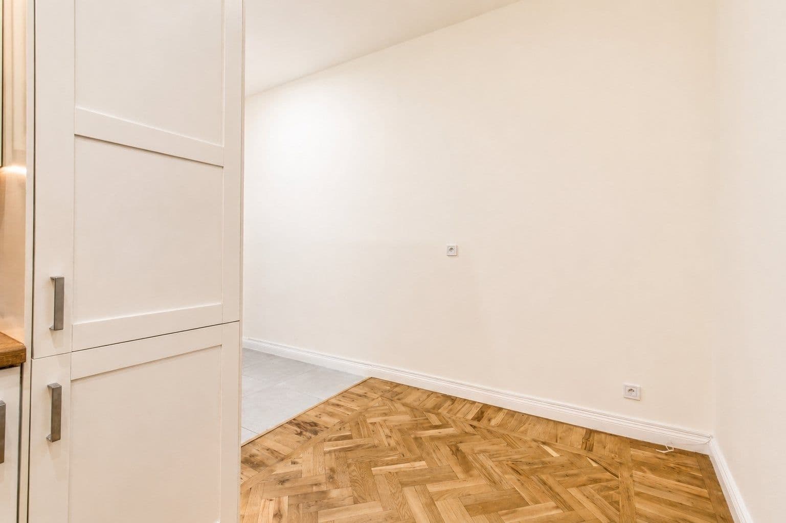 Studio flat to rent, 40 m², Plzeňská, Prague, Prague Studio flat to rent, 40 m², Plzeňská, Prague, Prague
