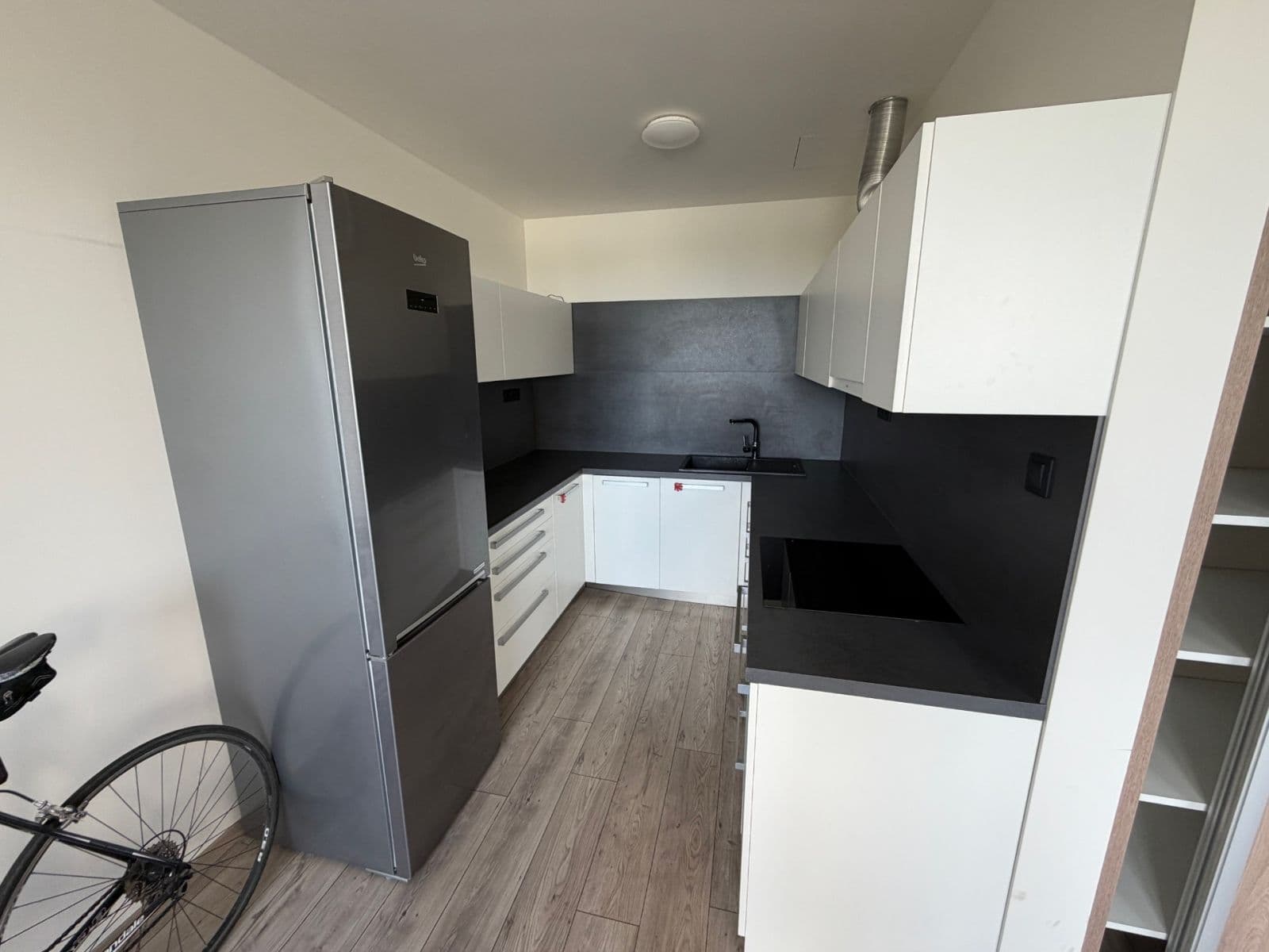 1 bedroom with open-plan kitchen flat to rent, 52 m², Limuzská, Prague, Prague 1 bedroom with open-plan kitchen flat to rent, 52 m², Limuzská, Prague, Prague