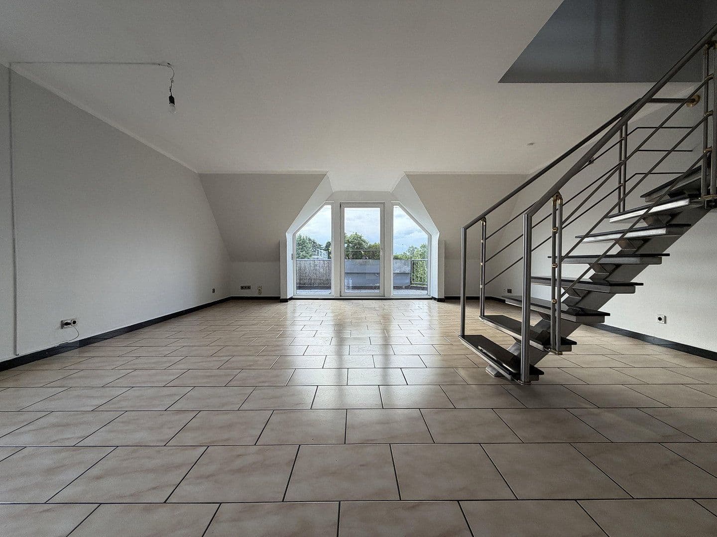 2 bedroom with open-plan kitchen flat for sale, 105 m², Oberhausen, North Rhine-Westphalia 2 bedroom with open-plan kitchen flat for sale, 105 m², Oberhausen, North Rhine-Westphalia