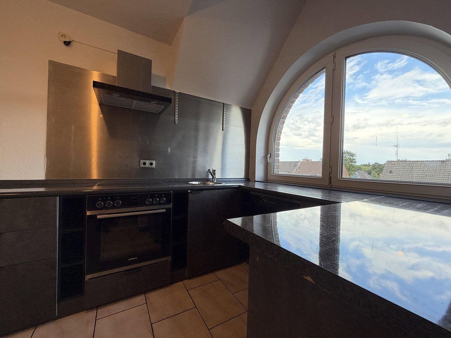 2 bedroom with open-plan kitchen flat for sale, 105 m², Oberhausen, North Rhine-Westphalia 2 bedroom with open-plan kitchen flat for sale, 105 m², Oberhausen, North Rhine-Westphalia