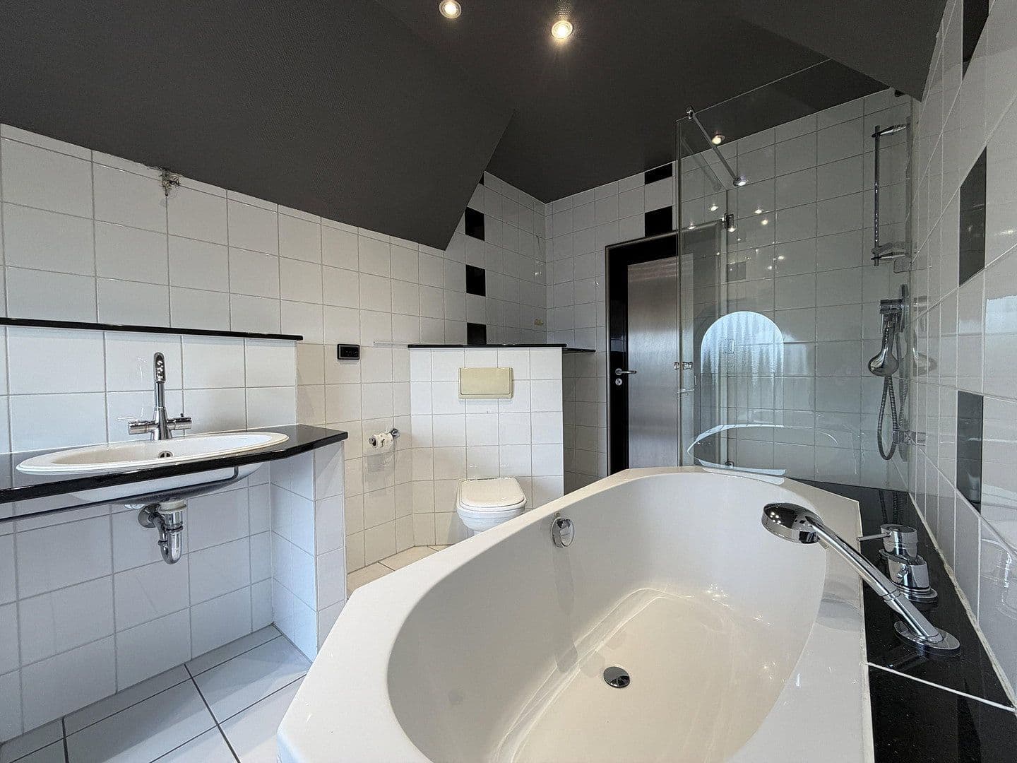 2 bedroom with open-plan kitchen flat for sale, 105 m², Oberhausen, North Rhine-Westphalia 2 bedroom with open-plan kitchen flat for sale, 105 m², Oberhausen, North Rhine-Westphalia