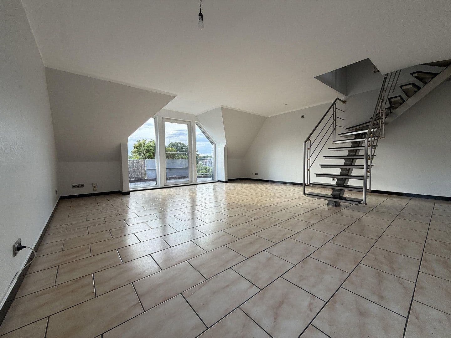 2 bedroom with open-plan kitchen flat for sale, 105 m², Oberhausen, North Rhine-Westphalia 2 bedroom with open-plan kitchen flat for sale, 105 m², Oberhausen, North Rhine-Westphalia