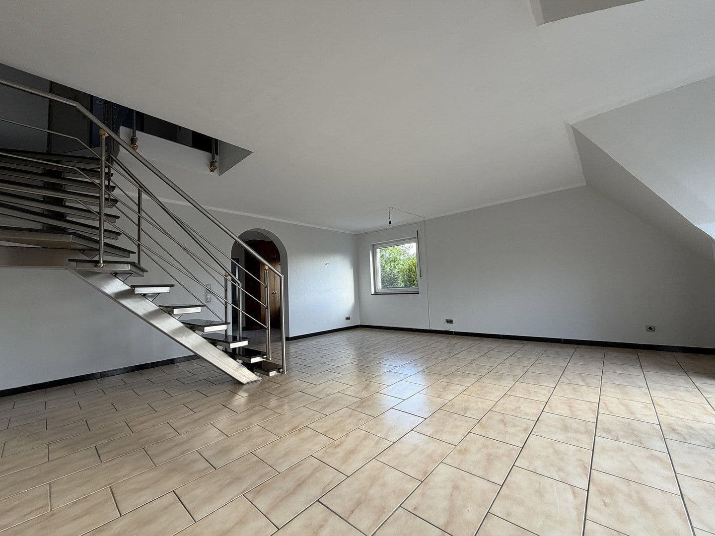 2 bedroom with open-plan kitchen flat for sale, 105 m², Oberhausen, North Rhine-Westphalia 2 bedroom with open-plan kitchen flat for sale, 105 m², Oberhausen, North Rhine-Westphalia