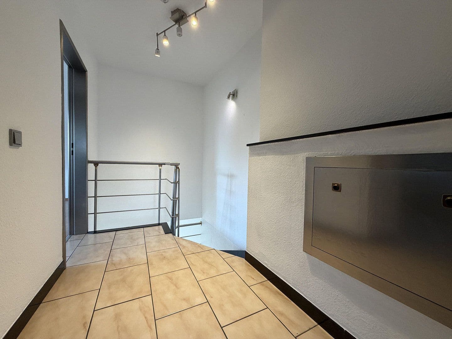 2 bedroom with open-plan kitchen flat for sale, 105 m², Oberhausen, North Rhine-Westphalia 2 bedroom with open-plan kitchen flat for sale, 105 m², Oberhausen, North Rhine-Westphalia