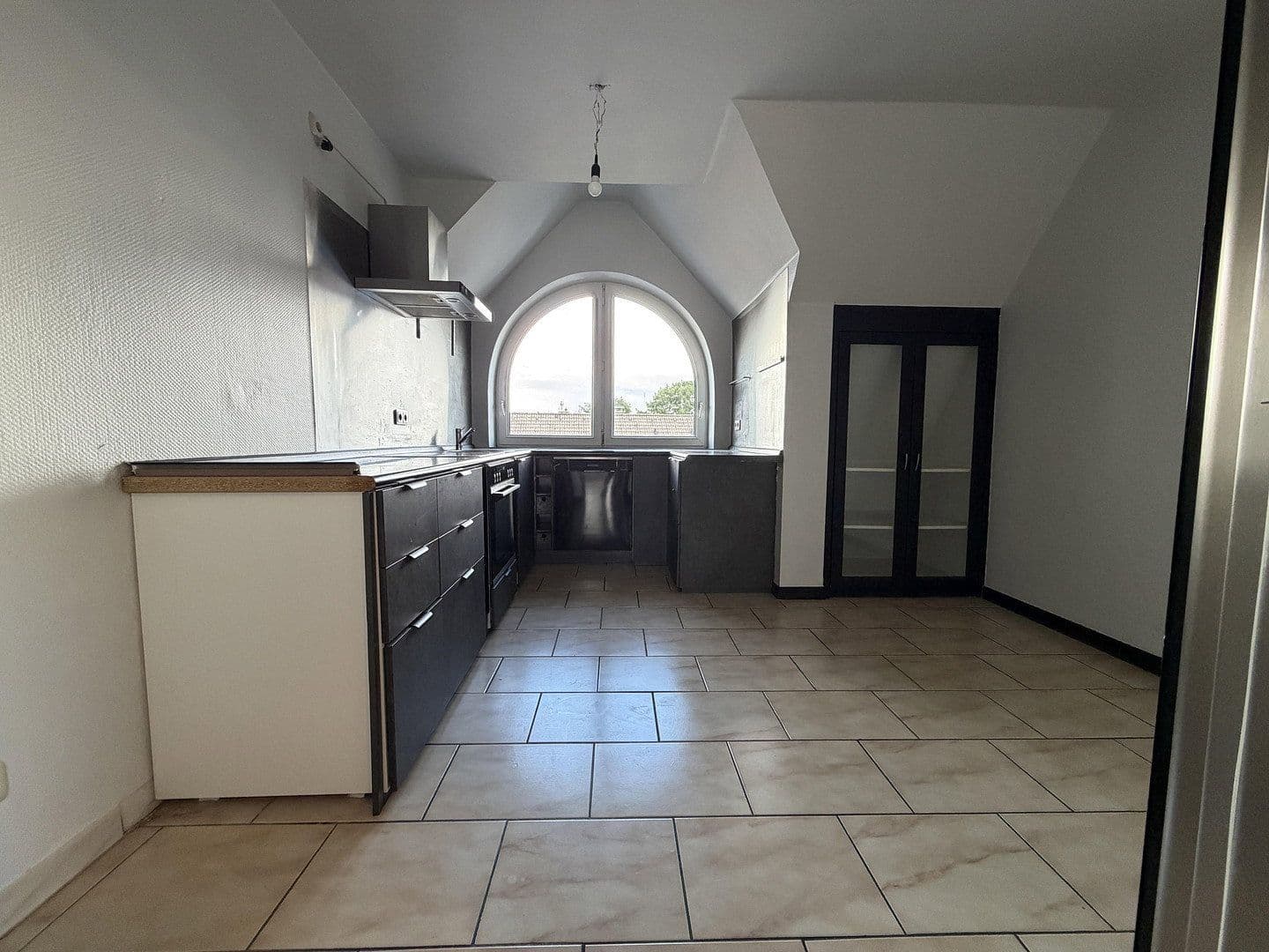 2 bedroom with open-plan kitchen flat for sale, 105 m², Oberhausen, North Rhine-Westphalia 2 bedroom with open-plan kitchen flat for sale, 105 m², Oberhausen, North Rhine-Westphalia