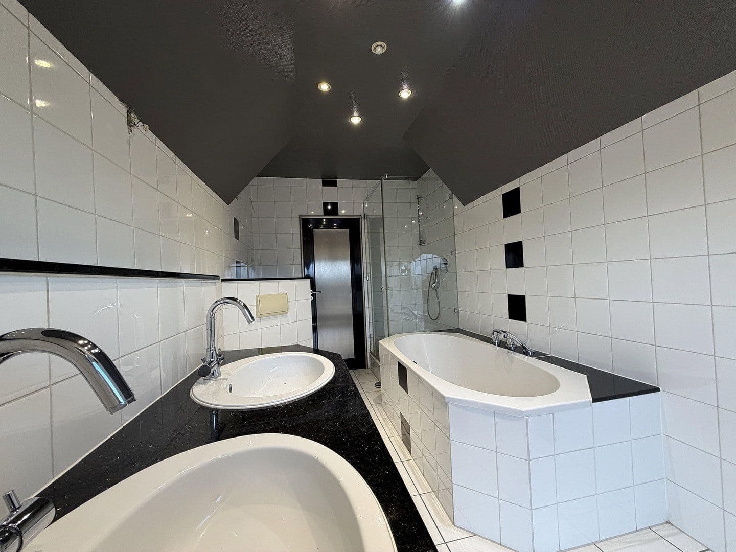 2 bedroom with open-plan kitchen flat for sale, 105 m², Oberhausen, North Rhine-Westphalia 2 bedroom with open-plan kitchen flat for sale, 105 m², Oberhausen, North Rhine-Westphalia