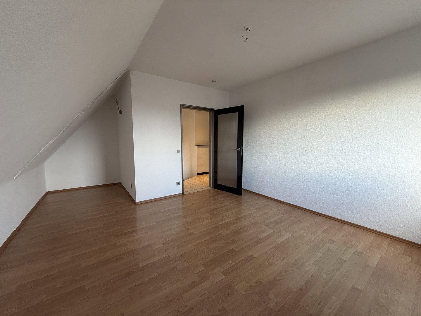 2 bedroom with open-plan kitchen flat for sale, 105 m², Oberhausen, North Rhine-Westphalia 2 bedroom with open-plan kitchen flat for sale, 105 m², Oberhausen, North Rhine-Westphalia