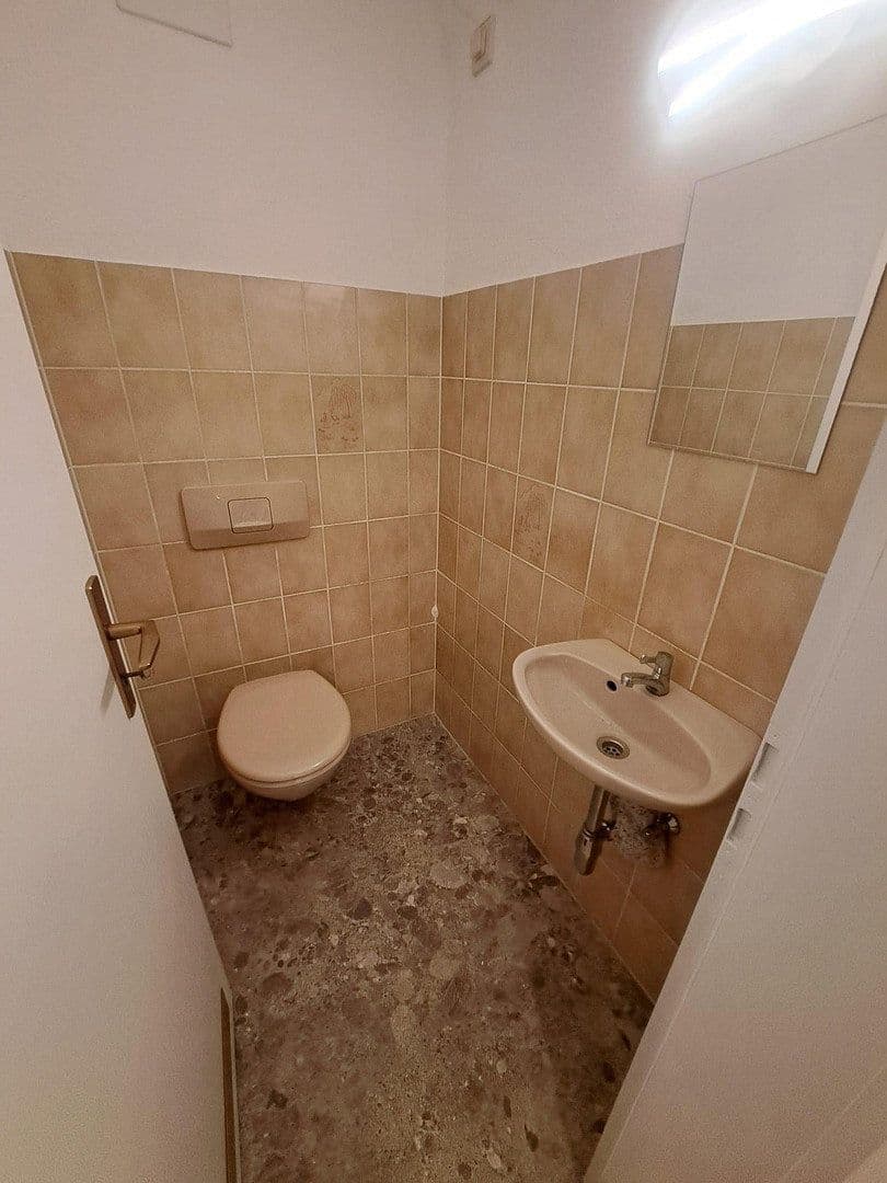 2 bedroom with open-plan kitchen flat to rent, 92 m², Oberamteistrasse 12, Tuttlingen, Baden-Württemberg 2 bedroom with open-plan kitchen flat to rent, 92 m², Oberamteistrasse 12, Tuttlingen, Baden-Württemberg